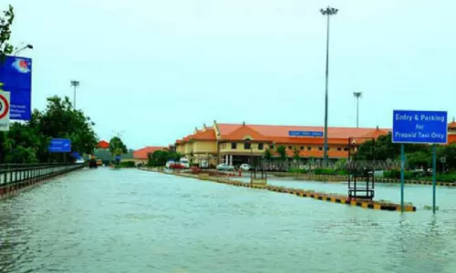 വെള്ളപ്പൊക്കത്തെ തുടര്‍ന്ന് അടച്ച നെടുമ്പാശേരി വിമാനത്താവളം ഇന്ന് തുറക്കും