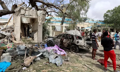 സൊമാലിയയിലെ മൊഗാദിഷുവില്‍ സര്‍ക്കാര്‍ ഓഫീസിന് നേരെ ബോംബ് ആക്രമണം; ആറ്‍ മരണം