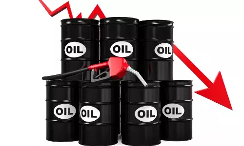 ആഗോള വിപണിയില്‍ എണ്ണ വിലയിടിയുന്നു