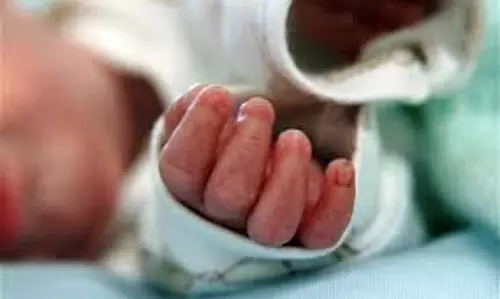 മലപ്പുറത്ത് നവജാതശിശുവിനെ കഴുത്തറുത്ത്  കൊലപ്പെടുത്തി