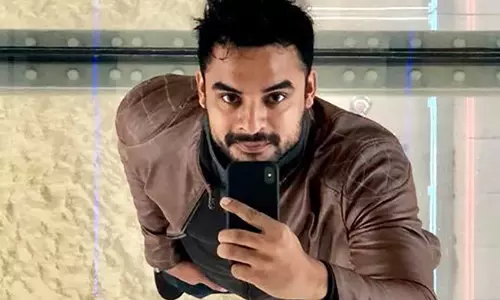 ‘ആന്‍ഡ് ദ് ഓസ്‌കാര്‍ ഗോസ് ടു’ ടൊവിനോ