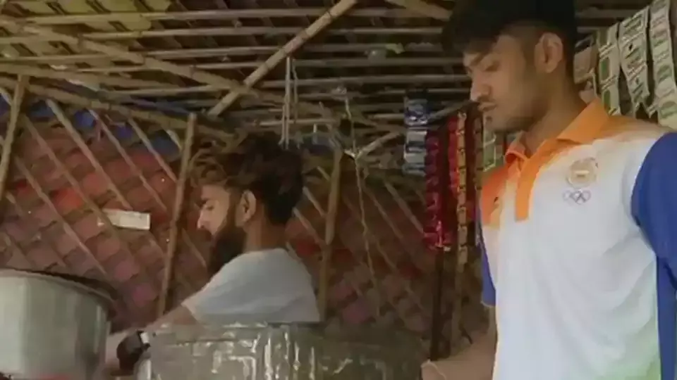 ഏഷ്യന്‍ ഗെയിംസ് മെഡല്‍ ജേതാവ് ജീവിക്കാന്‍ ചായക്കടയിലെ പണി തുടരുന്നു