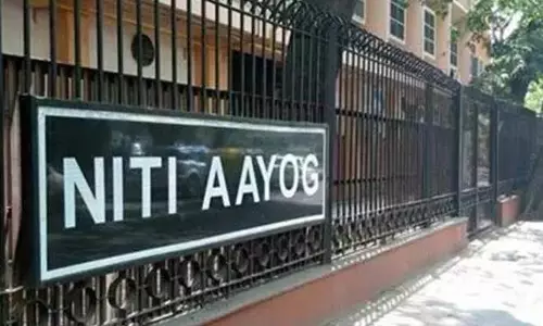 ഇരുചക്രവാഹനങ്ങൾ വൈദ്യുതീകരിച്ചാൽ ലാഭിക്കാം 1.2  ലക്ഷം കോടി രൂപ: നീതി ആയോഗ് 