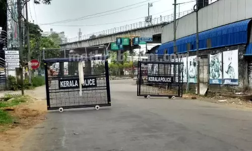 സമ്പൂര്ണ്ണ ലോക്ഡൌണ്; സര്വ്വകക്ഷി യോഗം ഇന്ന് സമ്പൂര്ണ്ണ ലോക്ഡൌണ്; സര്വ്വകക്ഷി യോഗം ഇന്ന്