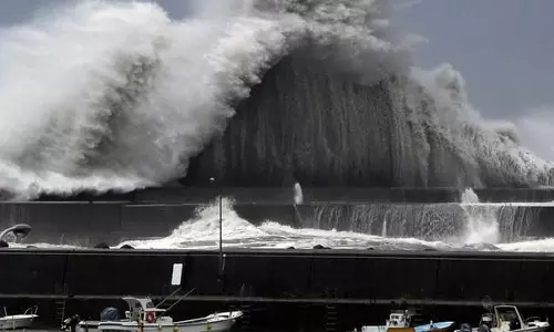 ജപ്പാനില്‍ ‘ജെബി’ ചുഴലിക്കാറ്റ് ആഞ്ഞടിക്കുന്നു: ഇരുപത്തിയഞ്ച് വര്‍ഷത്തിലെ ഏറ്റവും വലുത്