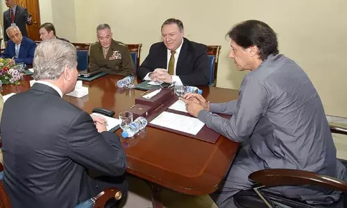 യു.എസ്-പാക് ബന്ധം മെച്ചപ്പെടുന്നു: പാക് പ്രധാനമന്ത്രിയും യു.എസ് വിദേശകാര്യ സെക്രട്ടറിയും കൂടിക്കാഴ്ച നടത്തി