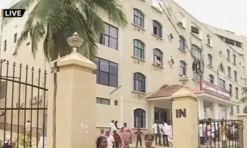 കോഴ വാങ്ങി സര്‍ട്ടിഫിക്കറ്റ്: കാരക്കോണം മെഡിക്കല്‍ കോളജ് ഡയറക്ടര്‍ക്കും പ്രിന്‍സിപ്പാളിനും സസ്പെന്‍ഷന്‍