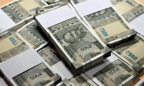 Why is the Indian rupee in a free fall? Weekend Arabia 281 Part2