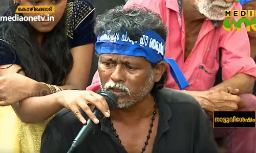 ബാബു ഭായി വീണ്ടും മിഠായിതെരുവില്‍ പാടി