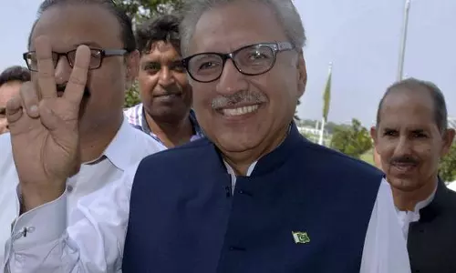 പാകിസ്താന്റെ പുതിയ പ്രസിഡന്റായി ആരിഫ് ആൽവി അധികാരമേറ്റു