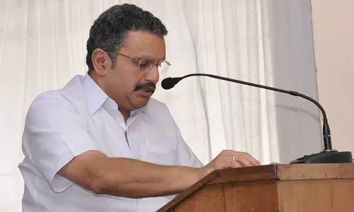 കരുണാകരനെ ചതിച്ചത് കേരളത്തിലെ നേതാക്കളല്ലെന്ന് മുരളീധരന്‍