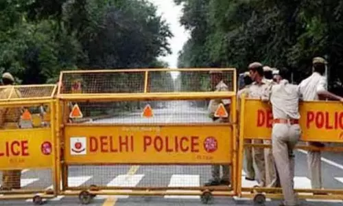 മദ്യലഹരിയില് കാറോടിച്ചു, നിയന്ത്രണം വിട്ട കാര് ഫുട്പാത്തില് കിടന്നുറങ്ങുന്നവരെ ഇടിച്ചുതെറിപ്പിച്ചു, 2 മരണം മദ്യലഹരിയില് കാറോടിച്ചു, നിയന്ത്രണം വിട്ട കാര് ഫുട്പാത്തില് കിടന്നുറങ്ങുന്നവരെ ഇടിച്ചുതെറിപ്പിച്ചു, 2 മരണം