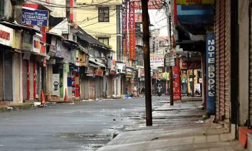 ഇന്ധനവില വര്‍ധന: സംസ്ഥാനത്ത്  ഹർത്താൽ പൂര്‍ണം