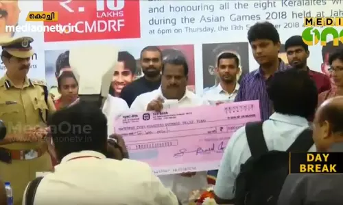 പ്രളയാനന്തര കേരളത്തിന് കൈത്താങ്ങുമായി സ്പോര്‍ട്സ് സെന്ററും