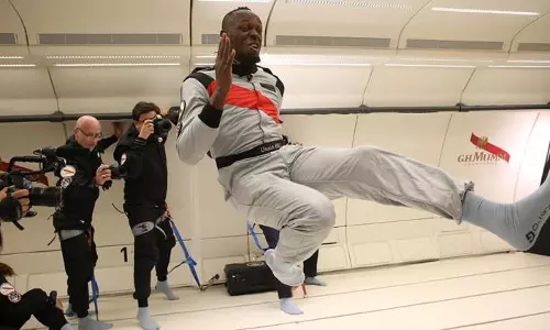 ഗുരുത്വാകര്‍ഷണത്തെയും ഓടിത്തോല്‍പ്പിച്ച് ഉസൈന്‍ ബോള്‍ട്ട്