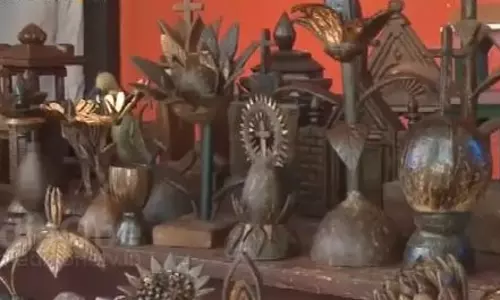 ചിരട്ടയില്‍ നിന്ന് കൌതുകരൂപങ്ങള്‍: കേശവനിത് ഹോബി മാത്രമല്ല 