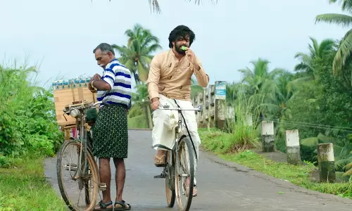 കുട്ടനാടിന്റെ ഭംഗി ഒപ്പിയെടുത്ത് ‘കുട്ടനാടൻ ബ്ലോഗി’ലെ പുതിയ ഗാനം  പുറത്ത്    