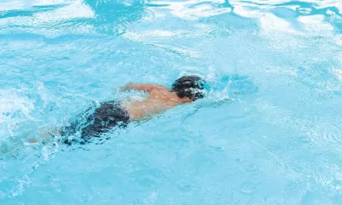 നീന്തല്‍ മത്സരത്തിനിടെ വിദ്യാർഥി കുളത്തില്‍ മുങ്ങി മരിച്ച സംഭവം; അധ്യാപകനുള്‍പ്പെടെ 9 പേർ അറസ്റ്റില്‍