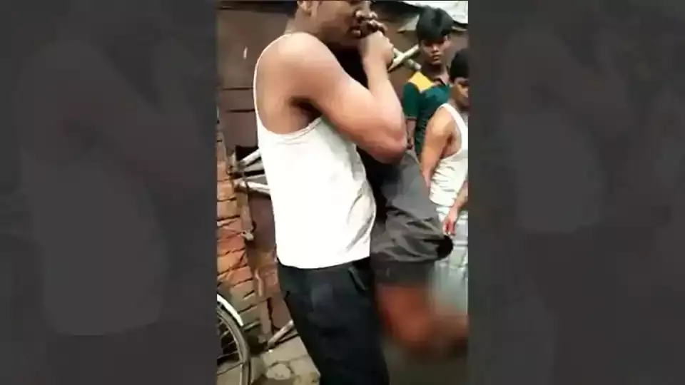 200 രൂപ മോഷ്ടിച്ചുവെന്ന് ആരോപണം; പത്തുവയസുകാരനെ തലകീഴായി കെട്ടിത്തൂക്കി മർദ്ദിച്ചു