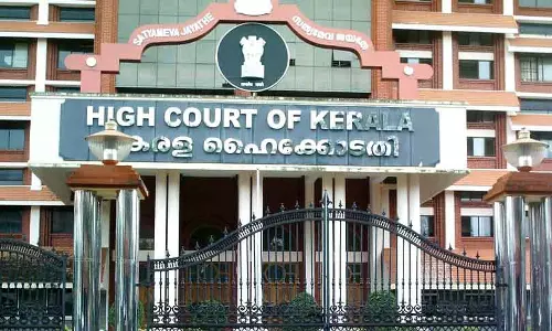 പ്രളയം മനുഷ്യസൃഷ്ടിയെന്ന ഹരജി: കെ.എസ്.ഇ.ബി അടക്കമുള്ള വകുപ്പുകളോട് മറുപടി ആവശ്യപ്പെട്ട് ഹൈക്കോടതി