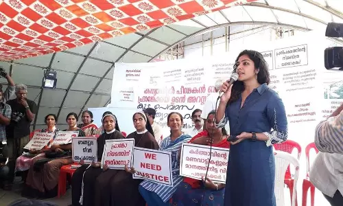 ‘പോരാടുന്ന ഓരോ സ്ത്രീയുടെയും കൂടെയാണ് ഞങ്ങൾ’ കന്യാസ്ത്രീകള്‍ക്ക് ഐക്യദാര്‍ഢ്യവുമായി ഡബ്ല്യു.സി.സി