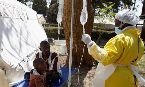 കോളറ ബാധ; സിംബാബ്‍വെയില്‍ പൊതുസ്ഥലത്ത് ഒരുമിച്ചുകൂടുന്നതിന് വിലക്ക്