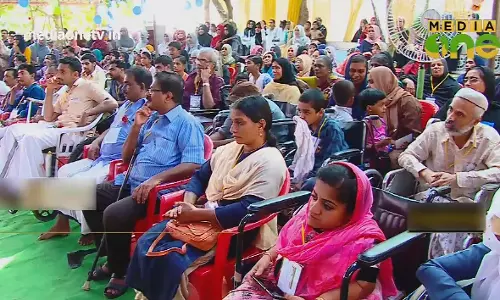 വ്യത്യസ്തമായി ‘ഊടും പാവും’ 