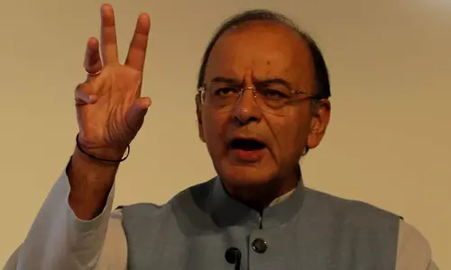 റാഫേല്‍: കരാര്‍ റദ്ദാക്കില്ലെന്നും ഉയര്‍ന്ന വിലക്കാണോ യുദ്ധവിമാനങ്ങള്‍ വാങ്ങിയതെന്ന് വ്യക്തമാക്കേണ്ടത് സി.എ.ജിയെന്നും അരുണ്‍ജയ്റ്റലി