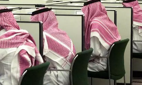 സൌദി സ്വദേശിവത്കരണം; നിയമം ലംഘിച്ച ഇരുന്നൂറിലേറെ സ്ഥാപനങ്ങള്‍ക്ക് പിഴ