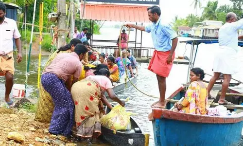 ആലപ്പുഴയില്‍ 1,08,896 കുടുംബങ്ങൾക്ക് പ്രളയ  ധനസഹായം കൈമാറി