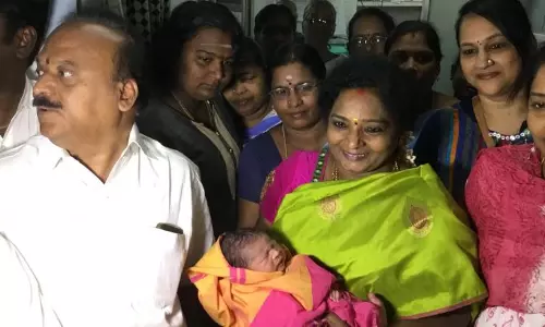 മോദിയുടെ ജന്മദിനത്തില്‍ കുഞ്ഞുങ്ങള്‍ക്ക് ബി.ജെ.പി വക സ്വര്‍ണ മോതിരം സമ്മാനം