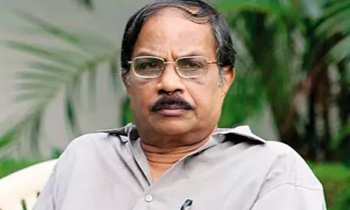 പ്രളയശേഷം കൂടല്ലൂരിലെ വീട് കാണാൻ എം.ടിയെത്തി