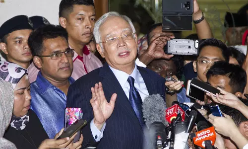 മുന്‍ മലേഷ്യന്‍ പ്രധാനമന്ത്രി നജീബ് റസാഖിനെതിരെ 25 കേസുകള്‍ കൂടി രജിസ്റ്റര്‍ ചെയ്തു