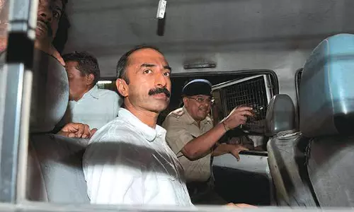 സഞ്ജീവ് ഭട്ടിന്റെ അറസ്റ്റ്; സുപ്രീംകോടതി ഗുജറാത്ത് സര്‍ക്കാരിനോട്  വിശദീകരണം തേടി  