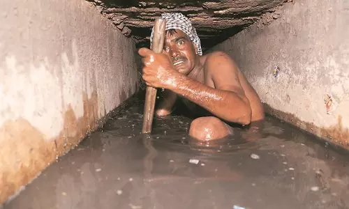 തോട്ടിപ്പണിക്കിടെ  ഓരോ അഞ്ച് ദിവസത്തിലും ഒരാള്‍ മരിക്കുന്നുവെന്ന് ഔദ്യോഗിക കണക്ക്