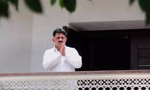 കോണ്ഗ്രസ് നേതാവ് ഡി.കെ ശിവകുമാറിനെതിരെ കള്ളപ്പണം വെളുപ്പിക്കലിന് കേസ് കോണ്ഗ്രസ് നേതാവ് ഡി.കെ ശിവകുമാറിനെതിരെ കള്ളപ്പണം വെളുപ്പിക്കലിന് കേസ്