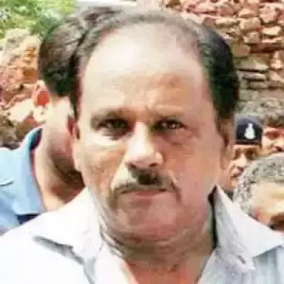 പ്രതികള്‍ക്ക് ക്ലീന്‍ചിറ്റ് നല്‍കാനും തന്നെ നിശബ്ദനാക്കാനുമാണ് സര്‍ക്കാര്‍ ശ്രമമെന്ന് വി എല്‍ സോളങ്കി