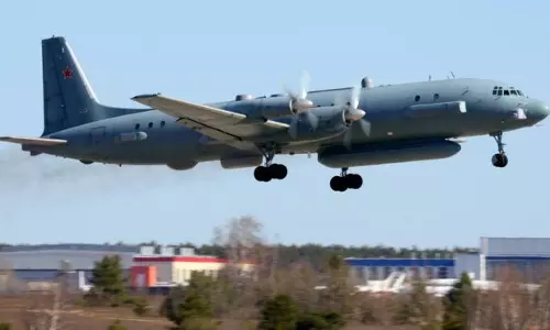 റഷ്യന്‍ യുദ്ധ വിമാനം സിറിയ അബദ്ധത്തില്‍ വെടിവെച്ചിട്ടു