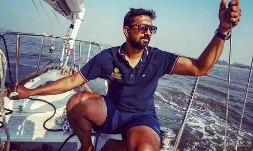 പായ് വഞ്ചി പ്രയാണത്തിനിടെ കടലില്‍ കുടുങ്ങിയ അഭിലാഷ് ടോമിയെ രക്ഷിച്ചു; വിജയിച്ചത് ഫ്രഞ്ച് കപ്പല്‍ ഒസീരിസിന്റെ രക്ഷാ ദൗത്യം 