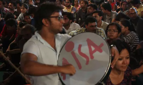 മുസ്ലിം പെണ്‍കുട്ടികള്‍ക്കെതിരായ എസ്.എഫ്.ഐ അതിക്രമത്തെ അപലപിച്ച് ഐസ