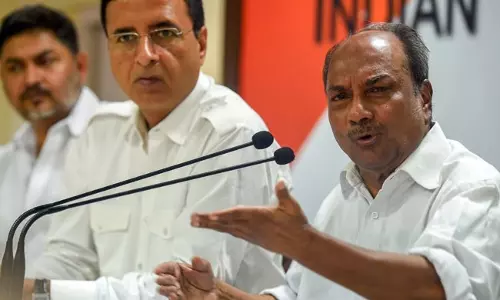 റാഫേൽ ഇടപാട്; കോൺഗ്രസ് പ്രതിനിധി സംഘം സി.എ.ജിയെ കണ്ടു