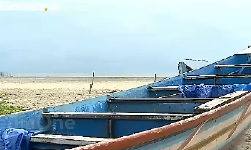 ധീരന്മാരും വീരന്മാരും എന്ന് വിശേഷിപ്പിച്ചു, കേരളത്തിന്റെ സെെന്യമെന്ന് വിളിച്ചു...പക്ഷേ അന്ന് പൊട്ടിപ്പൊളിഞ്ഞ ആ ബോട്ടുകള്‍ ഇന്നും കട്ടപ്പുറത്തു തന്നെ