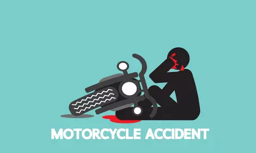 റോഡിൽ ‘പറക്കുന്ന’ എല്ലാവരും ഈ  യുവാവിനെ  വായിക്കണം  