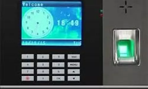 ഹാജര്‍ പറയണ്ട വിരല്‍ തൊട്ടാല്‍ മതി; ഹാജരായില്ലേല്‍ സന്ദേശം വീട്ടിലെ ഫോണിലെത്തും