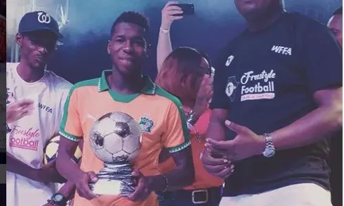 പ്രഥമ  ഫ്രീസ്റ്റെല്‍ ഫുട്ബോള്‍ ചാമ്പ്യന്‍ഷിപ്പില്‍ ഐവറികോസ്റ്റ് താരം അബ്ദുല്‍ ഖാദര്‍ കോണ്‍ ചാമ്പ്യനായി