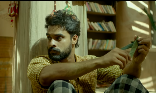 വിജനതീരമേ..തീവണ്ടിയിലെ പുതിയ ഗാനത്തിനും നിറഞ്ഞ കയ്യടി