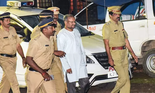 ഫ്രാങ്കോ മുളക്കലിനെ മൂന്ന് ദിവസത്തേക്ക് പൊലീസ് കസ്റ്റഡിയില്‍ വിട്ടു