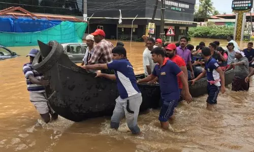 രക്ഷാപ്രവര്‍ത്തകരായ മത്സ്യത്തൊഴിലാളികളുടെ വള്ളങ്ങള്‍ നന്നാക്കാനുളള പണം സര്‍ക്കാര്‍ ഇതുവരെ അനുവദിച്ചില്ല