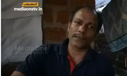അരക്കുതാഴെ തളര്‍ന്ന അബ്ദുറസാക്കിന് രണ്ടു കാറുണ്ടെന്ന് രേഖ‍:പെന്‍ഷന്‍ നിഷേധത്തിന്റെ മറ്റൊരു ഇര
