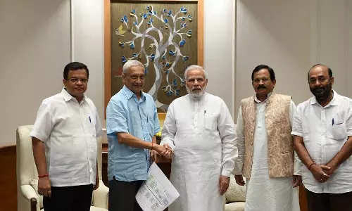 ഗോവയില്‍ വീണ്ടും നാടകീയത; പരീക്കര്‍ മന്ത്രിസഭയില്‍ നിന്ന് 2 മന്ത്രിമാര്‍ പുറത്ത്